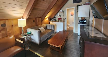 Aframe Family Suite, Downtown, Free Breakfast