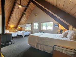 Internet, bed sheets - Aframe Family Suite, Downtown, Free Breakfast (Mammoth Lakes)