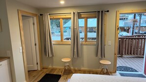 1 غرفة نوم وخدمة الإنترنت وملاءات أسرّة