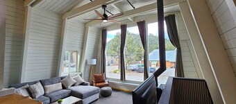 1 Bedroom Suite w/loft+no cleaning fee+breakfast.