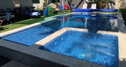 CASA LOS COLIBRÍES
Para descansar y disfrutar. Paz y tranquilidad. Familiar.