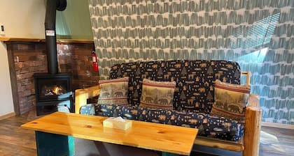 Luxury 1-Bedroom Suite Downtown, Free Breakfast