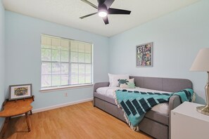 3 chambres, fer et planche à repasser, Wi-Fi gratuit, draps fournis