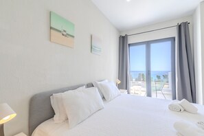 5 bedrooms, iron/ironing board, free WiFi, bed sheets - #285 Vista do Mar By Home Holidays (Albufeira)