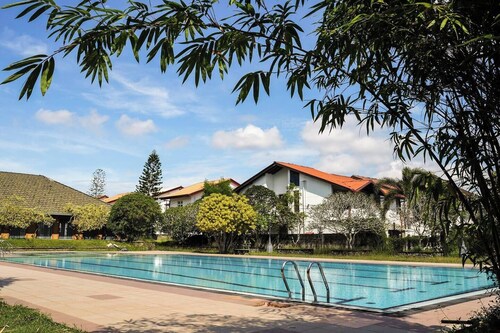 Family friendly full house (3 AC bedrooms) near to airport with gated community.