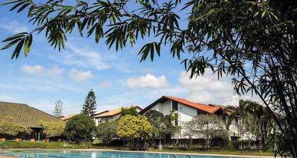 Family friendly full house (3 AC bedrooms) near to airport with gated community.