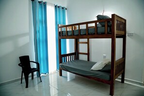3 habitaciones, tabla de planchar con plancha y wifi gratis 