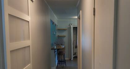 3-bedroom house in lovely Hillsborough with WiFi, AC, EV charger outlet, & solar