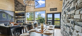 "On The Rocks" Lakefront cabin-indoor pool-sauna-hot tub-dock-games!