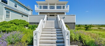 Waterfront Westhampton Haven: Private Beach