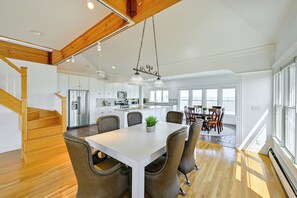 Dining - Waterfront Westhampton Haven: Private Beach (Westhampton Beach)