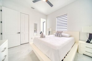 4 bedrooms, iron/ironing board, WiFi, bed sheets