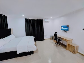 Superior Apartment | Desk, laptop workspace, free WiFi, bed sheets - The Hub Apartment Lekki (Lekki)