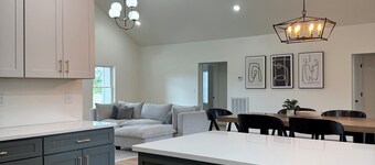 3 bedroom 2 bath home in west Dickson with beautiful views!