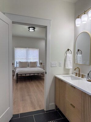 3 bedrooms, desk, free WiFi, bed sheets - 3 bedroom 2 bath home in west Dickson with beautiful views! (Dickson)