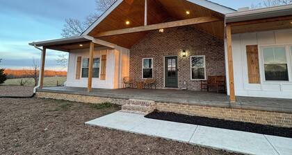 Peaceful Pastures — Spacious Quiet 3BR Countryside Retreat
