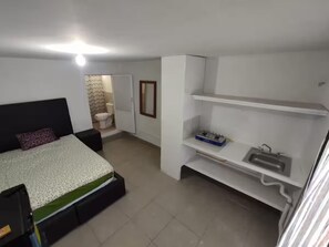 1 bedroom, WiFi, bed sheets - Minidepa 9m² independent (Cerrito de Guadalupe)