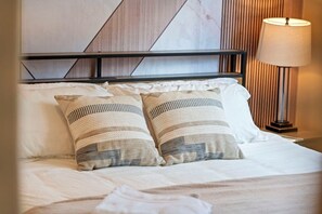 4 chambres, fer et planche à repasser, accès Internet, draps fournis