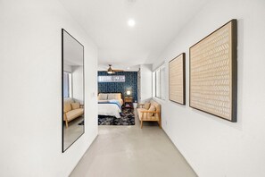 4 bedrooms, iron/ironing board, Internet, bed sheets