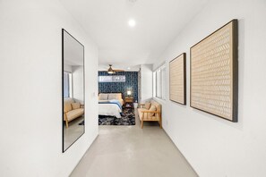 1 bedroom, iron/ironing board, Internet, bed sheets - Hidden Gem in Mission Heights (San Diego)