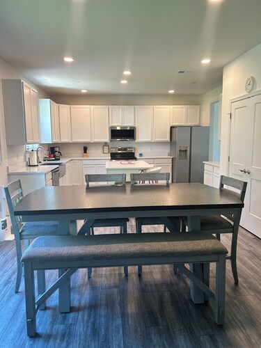 Kent Island Comfort 4BR Home Minutes from Waterfront, Wineries & Nature Trails