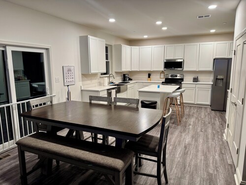 Kent Island Comfort 4BR Home Minutes from Waterfront, Wineries & Nature Trails