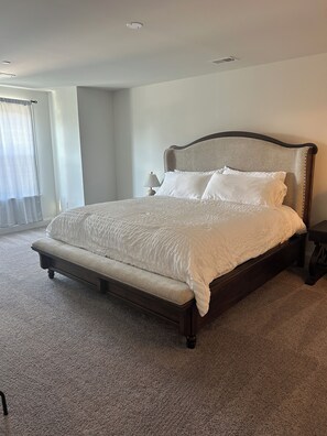 4 bedrooms, iron/ironing board, free WiFi, bed sheets