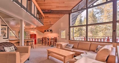 Fabulous Girdwood Chalet Walk to Slopes with Hot Tub, Sauna, Wifi