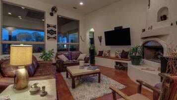 Smart TV, fireplace, DVD player, printers