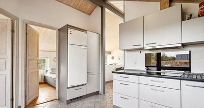 2 bedroom nice home in Juelsminde