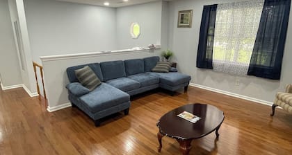 Charming 3-bedroom house with WiFi and AC in Ringgold