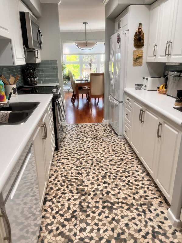 Microwave, oven, stovetop, dishwasher