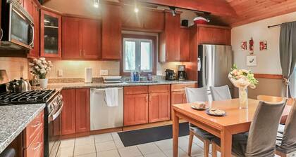 Spacious Portland Home + Parking