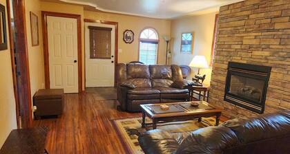 Spacious 5-bedroom house just 2 blocks from downtown Cody