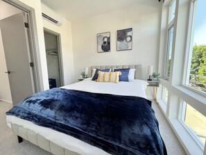2 室のベッドルーム、アイロン / アイロン台、WiFi、ベッドシーツ
