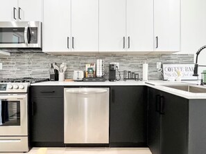 Mikrowelle, Ofen, Herdplatte, Geschirrspüler