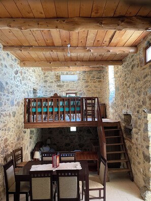 Dining - Dimitrios house (Rethymno)