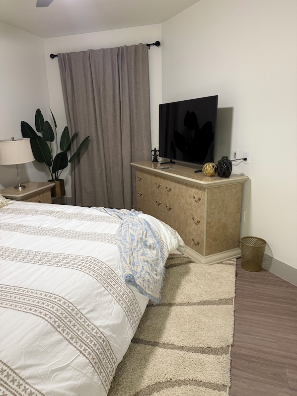 2 chambres, fer et planche à repasser, Wi-Fi, draps fournis