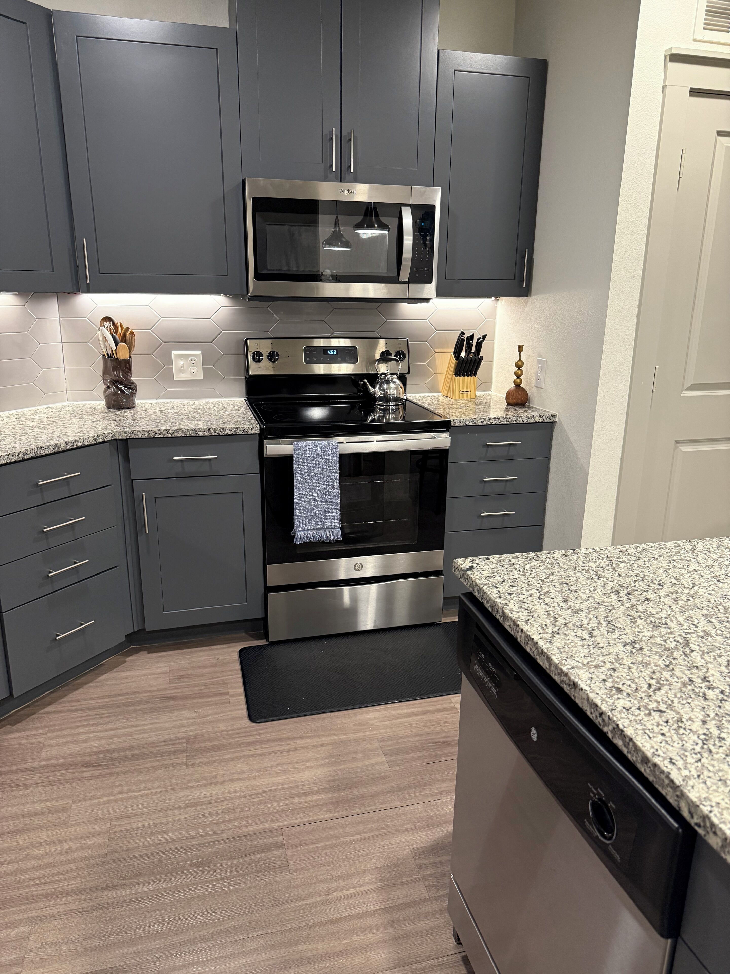 Microwave, oven, stovetop, dishwasher