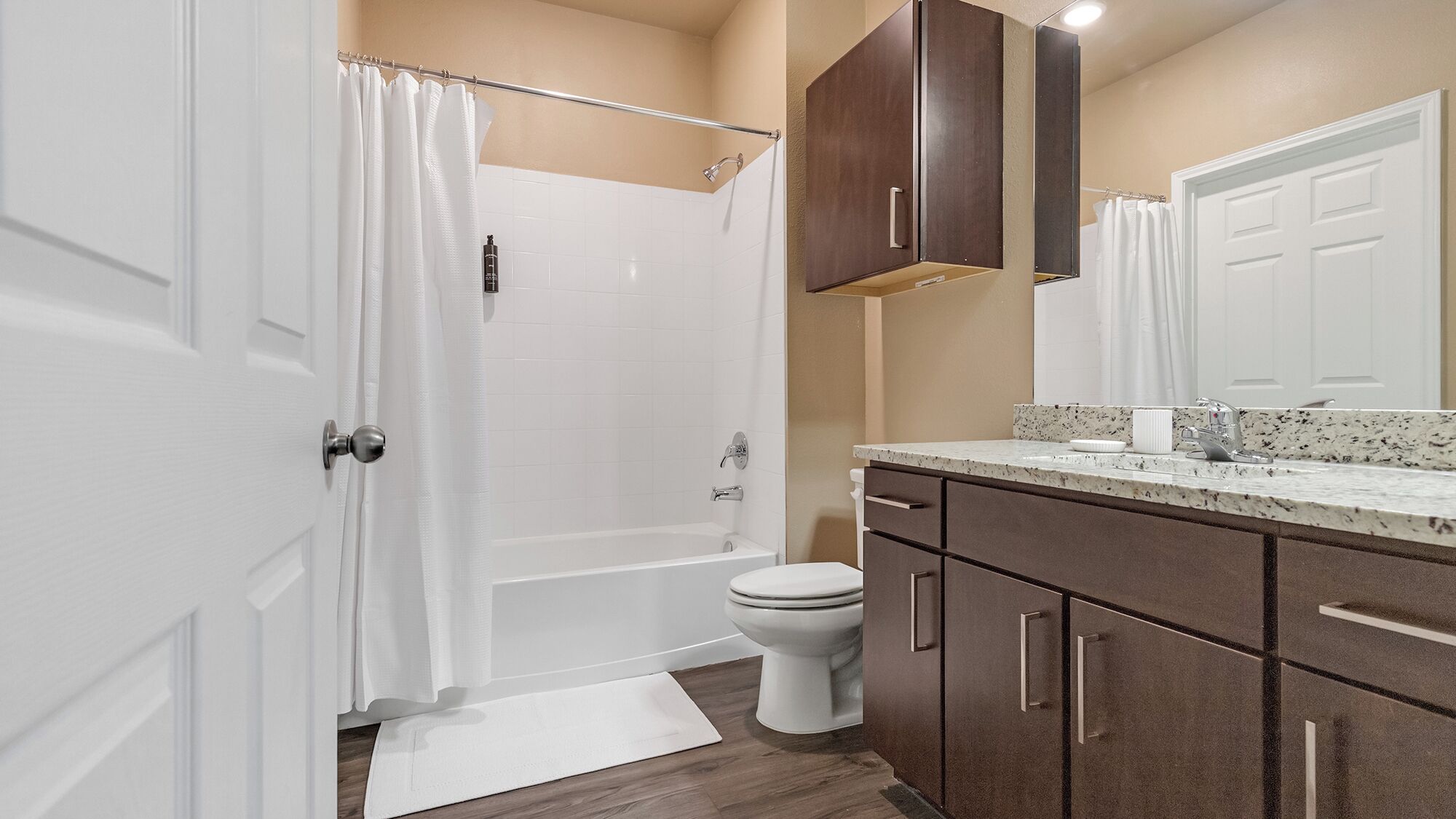 Apartment, 1 Bedroom | Bathroom | Combined shower/bathtub, free toiletries, hair dryer, towels