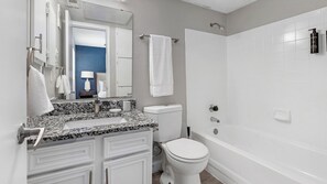 Studio | Bathroom | Free toiletries, hair dryer, towels, soap - Landing South San Antonio (San Antonio)