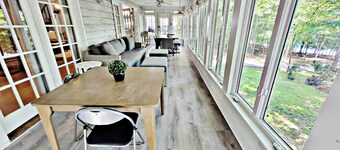 Spacious 5BR Lakefront home with hot tub, ping pong, private dock