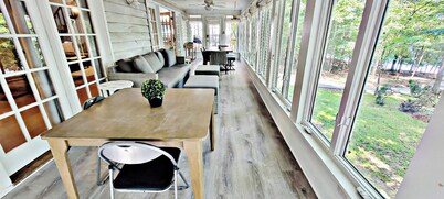 Spacious 5BR Lakefront home with hot tub, ping pong, private dock