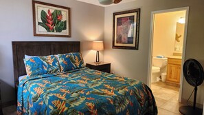 公寓式客房, 1 张大床和 1 张沙发床, 部分海洋景观, 一层 | 客房内保险箱、熨斗/熨衣板、免费 WiFi、床单