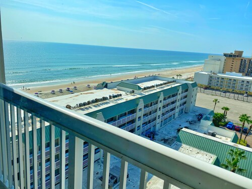 NEW Amazing Ocean View Studio in Daytona Beach!