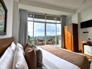 Laptop workspace, free WiFi - The Lake view Kandy (Kandy)