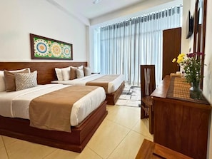 Deluxe Double Room, Balcony, Lake View - Queens Mount view Kandy (Kandy)