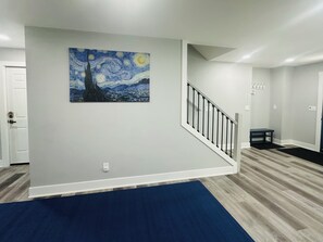 Interior - Spacious Relaxing Luxury 4-5BR Near DT Willoughby, Cleveland, & Lake Erie (Willoughby)