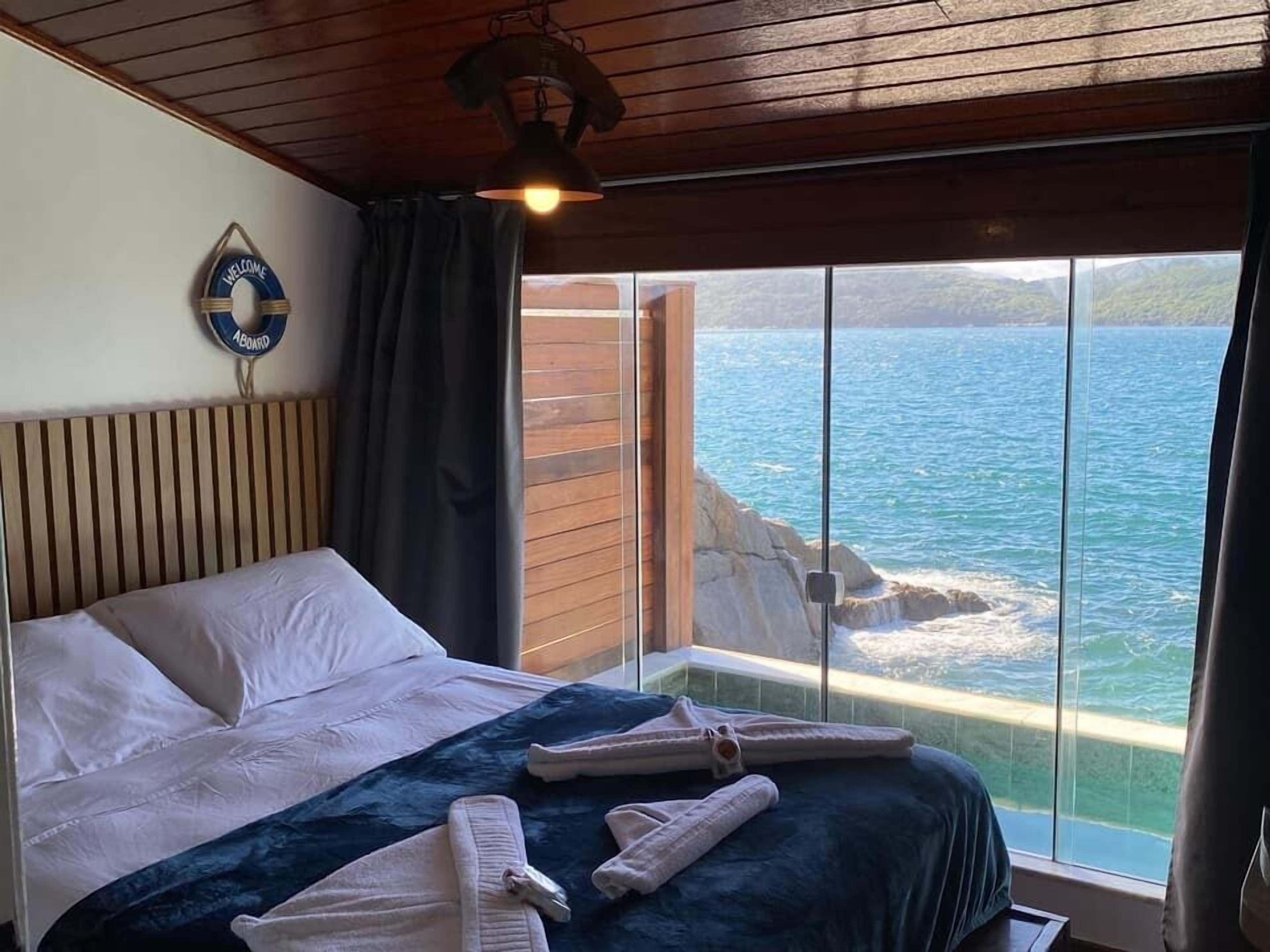 Deluxe Room | Free WiFi, bed sheets