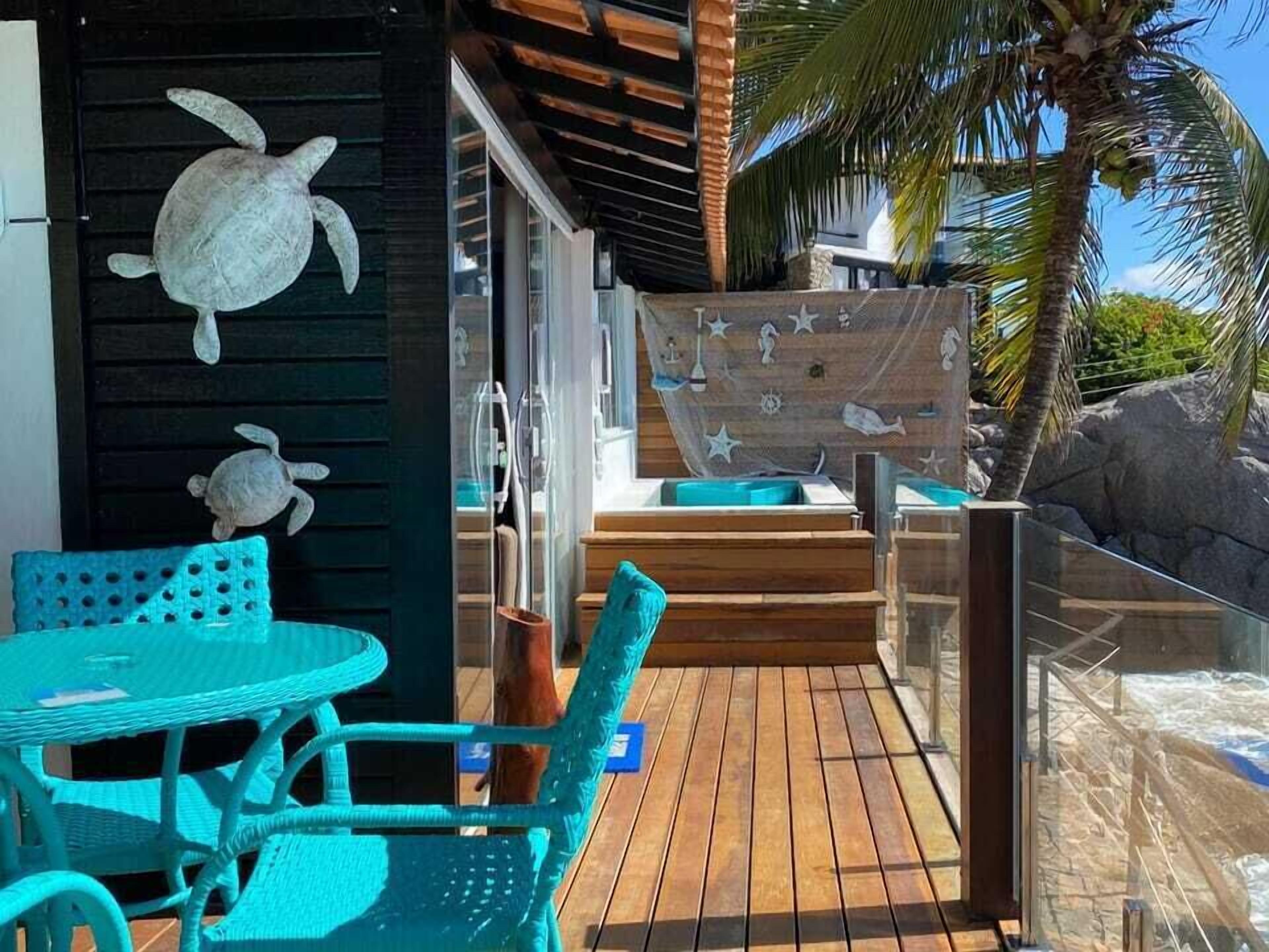 デラックス 4 人部屋 | WiFi (無料)、ベッドシーツ